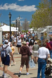 Crowds  attend recent Barefoot in Park in Duluth